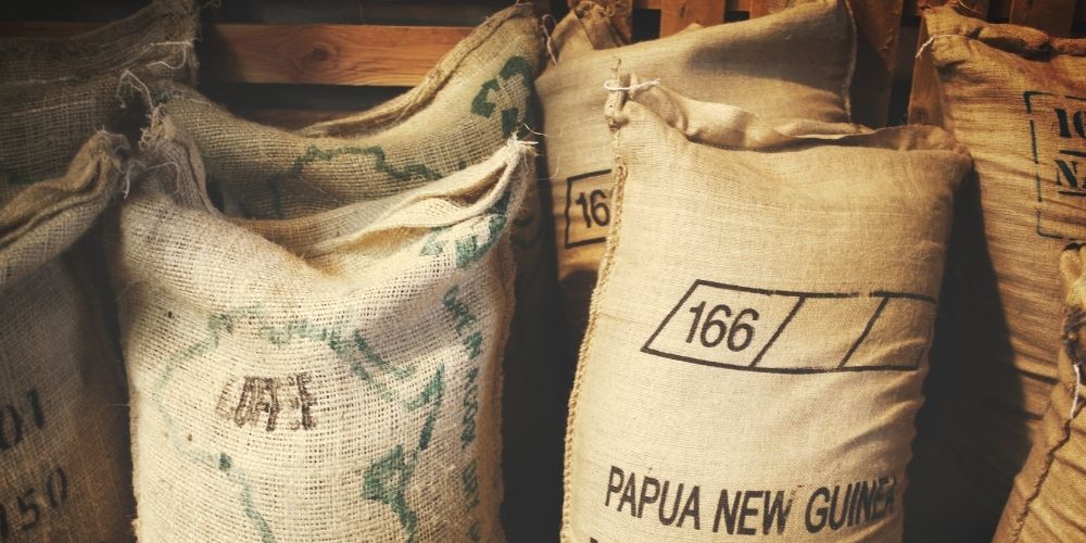 How To Keep Burlap From Shedding Snazzy Needle // Sewing Simplified